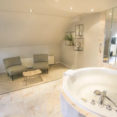 Der Valk Avifauna 4*